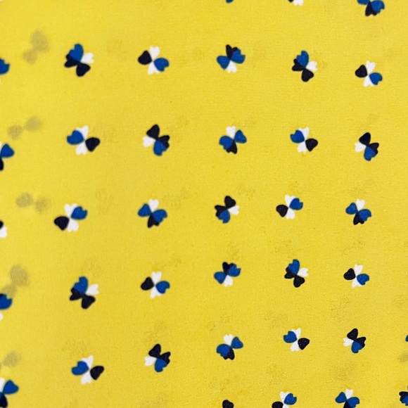 Woman’s Blouse Size Large - Picture 2 of 4